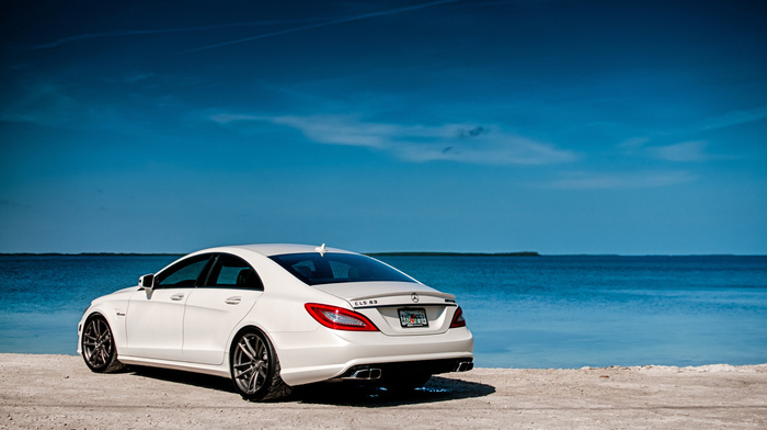 sea, cars