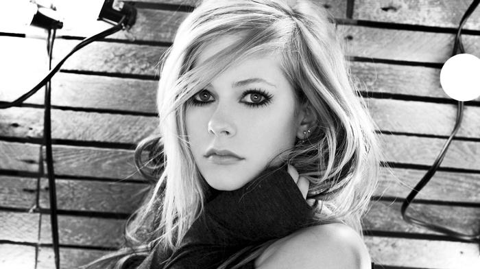 blonde, face, blue eyes, monochrome, Avril Lavigne, hand