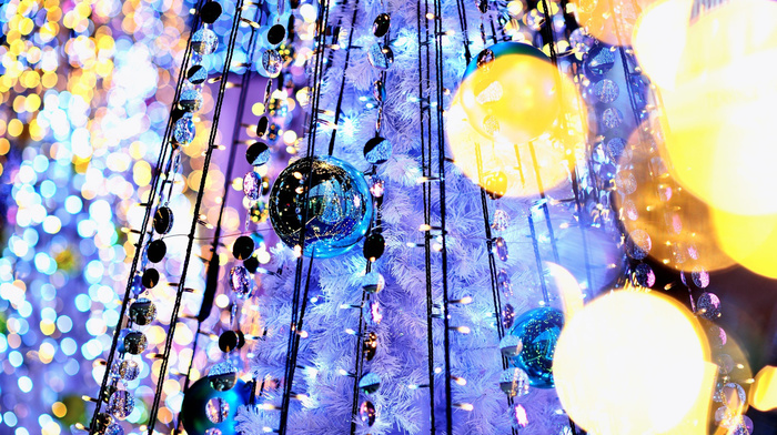 light, fir-tree, balloon, reflection