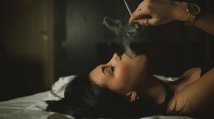 Aleksandr Mavrin, smoke, girl