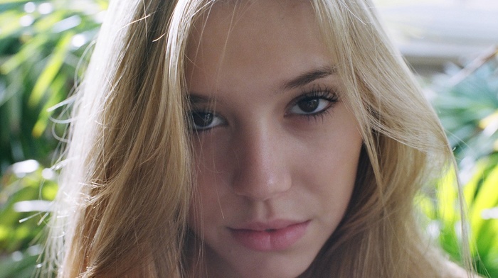 Alexis Ren, girl