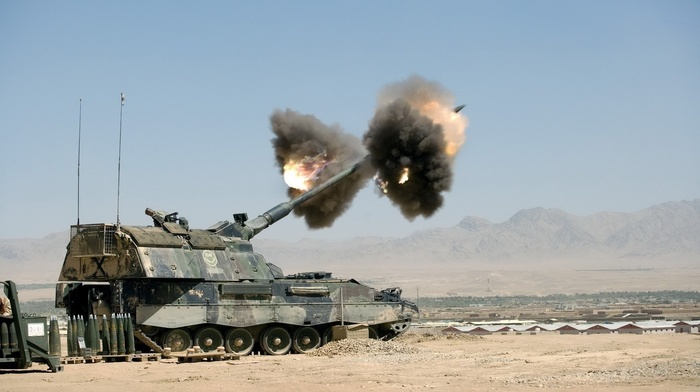 Panzerhaubitze 2000, artillery, PzH 2000