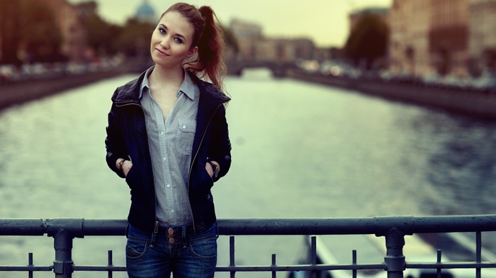 depth of field, ponytail, girl, girl outdoors, jeans