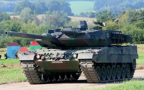 Leopard 2, military